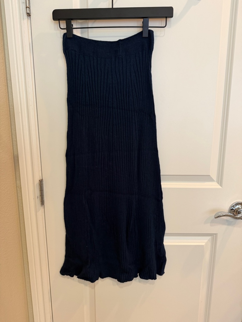 Uniqlo Navy Ribbed Knit Midi Skirt